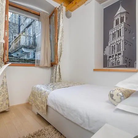 Valeria Apartman *